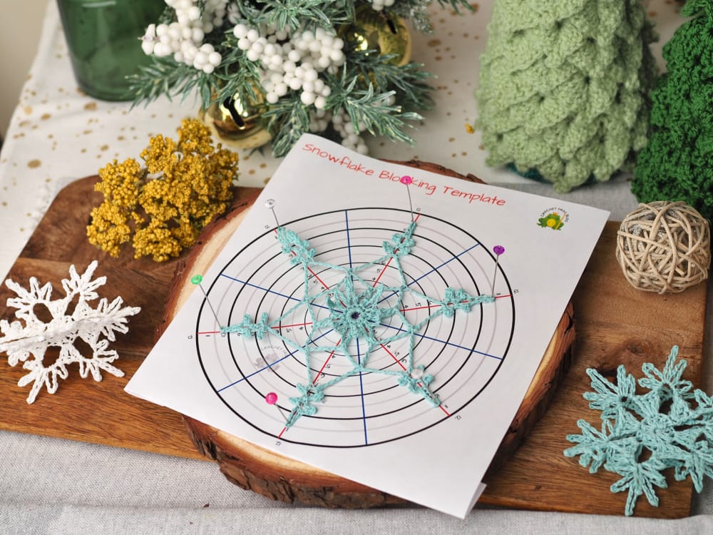 Snowflake blocking template - how to pin crochet snowflake or star evenly