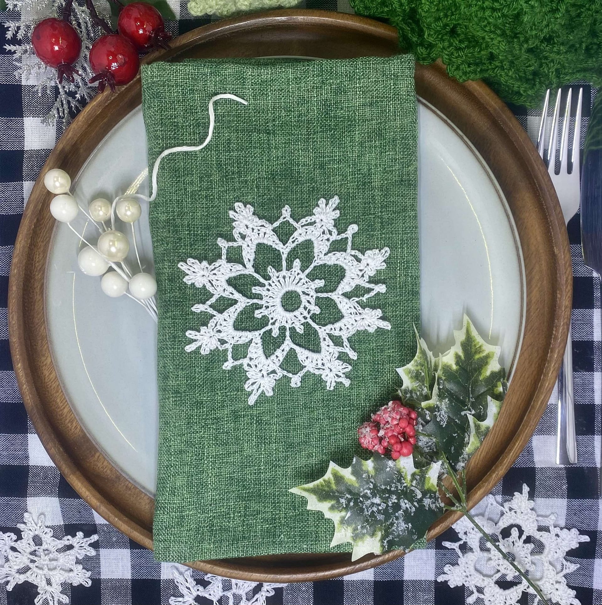 How to Crochet the Poinsettia Snowflake